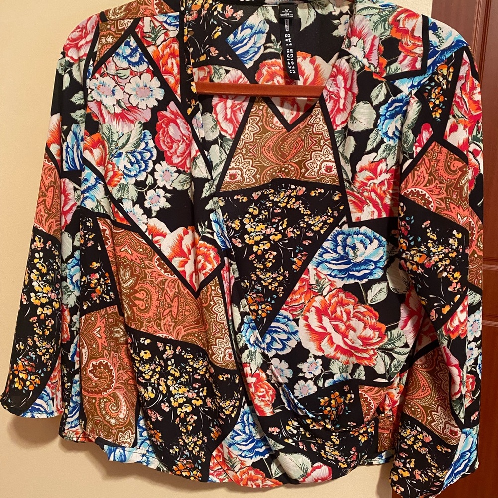 Lab design blouse - Picture 2 of 3
